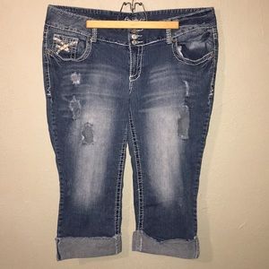 AMETHYST Darker Jean Capris.